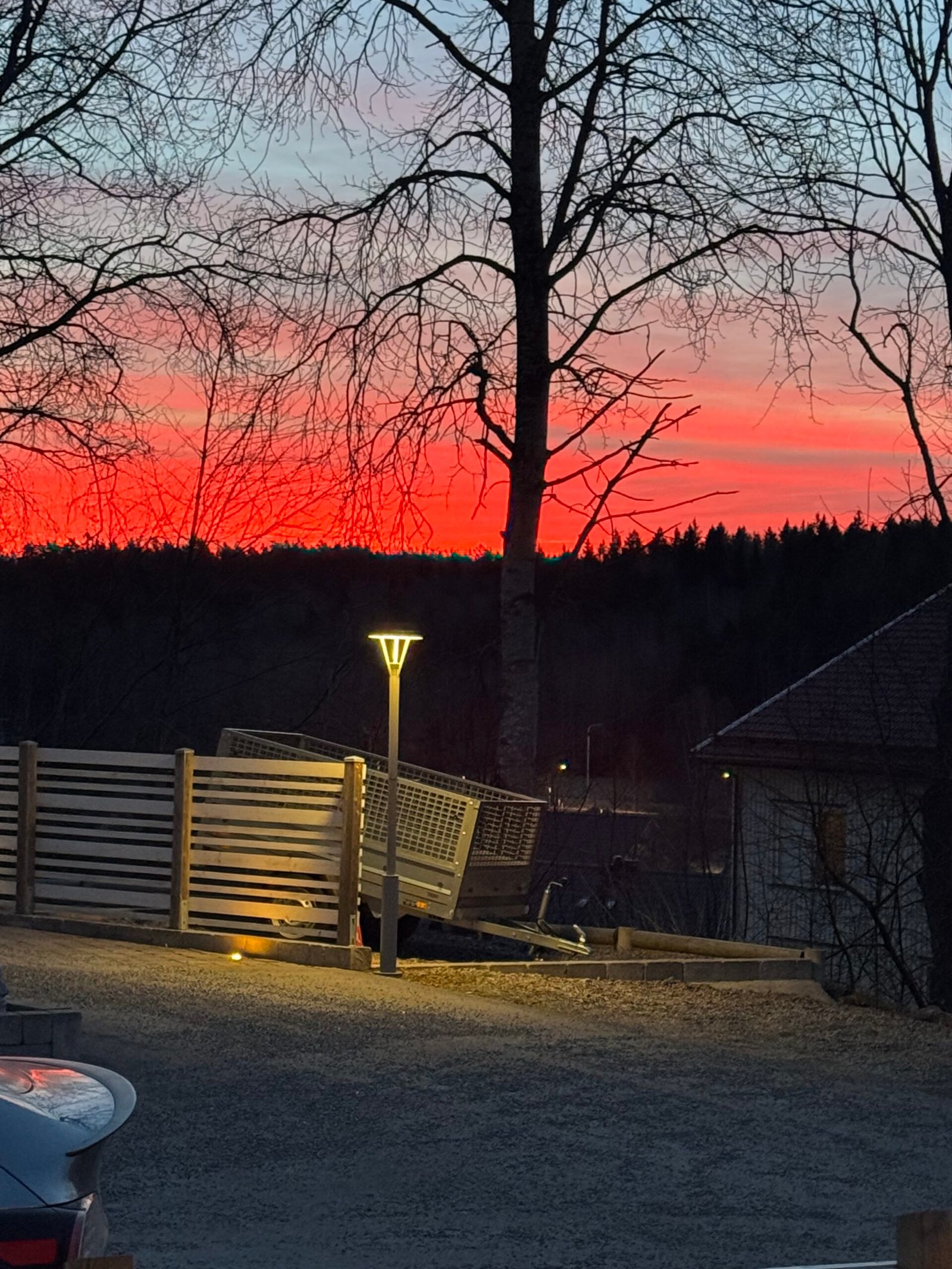 Trygga hem Åkersberga - utomhusbelysning vid skymning